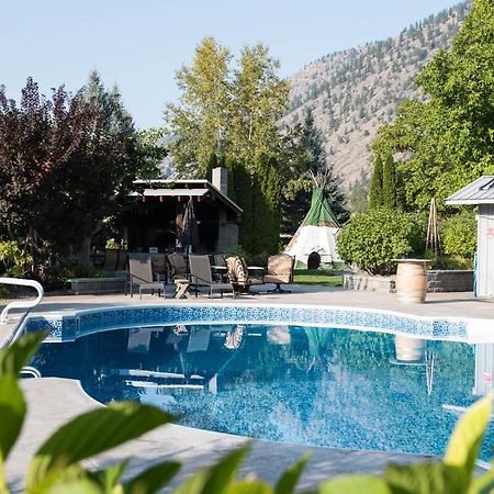 Similkameen Wild Resort & Winery Retreat 오소유스 외부 사진