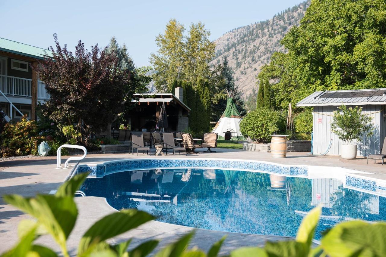 Similkameen Wild Resort & Winery Retreat 오소유스 외부 사진