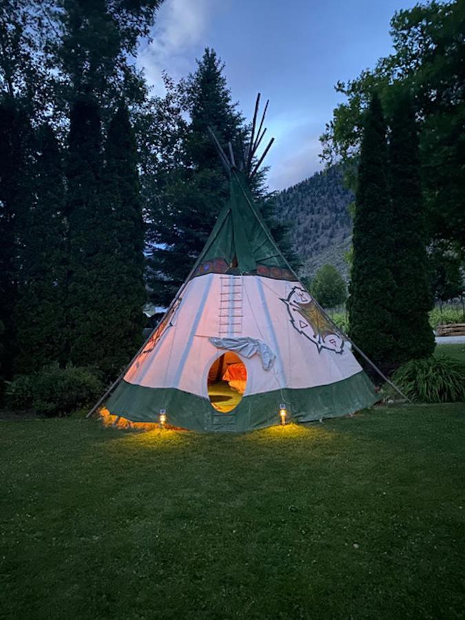 Similkameen Wild Resort & Winery Retreat 오소유스 외부 사진