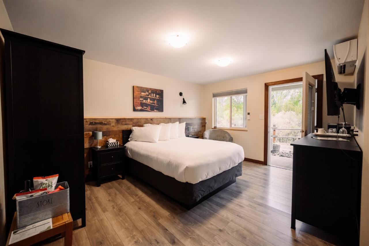 Similkameen Wild Resort & Winery Retreat 오소유스 외부 사진